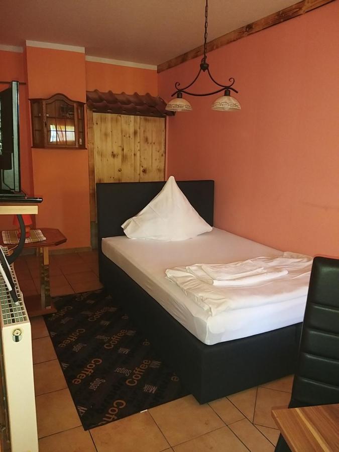 Pension Schlosswache-Zerbst Esterno foto
